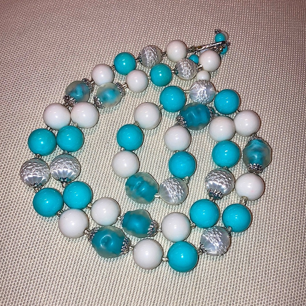 Vintage blue white beads necklace